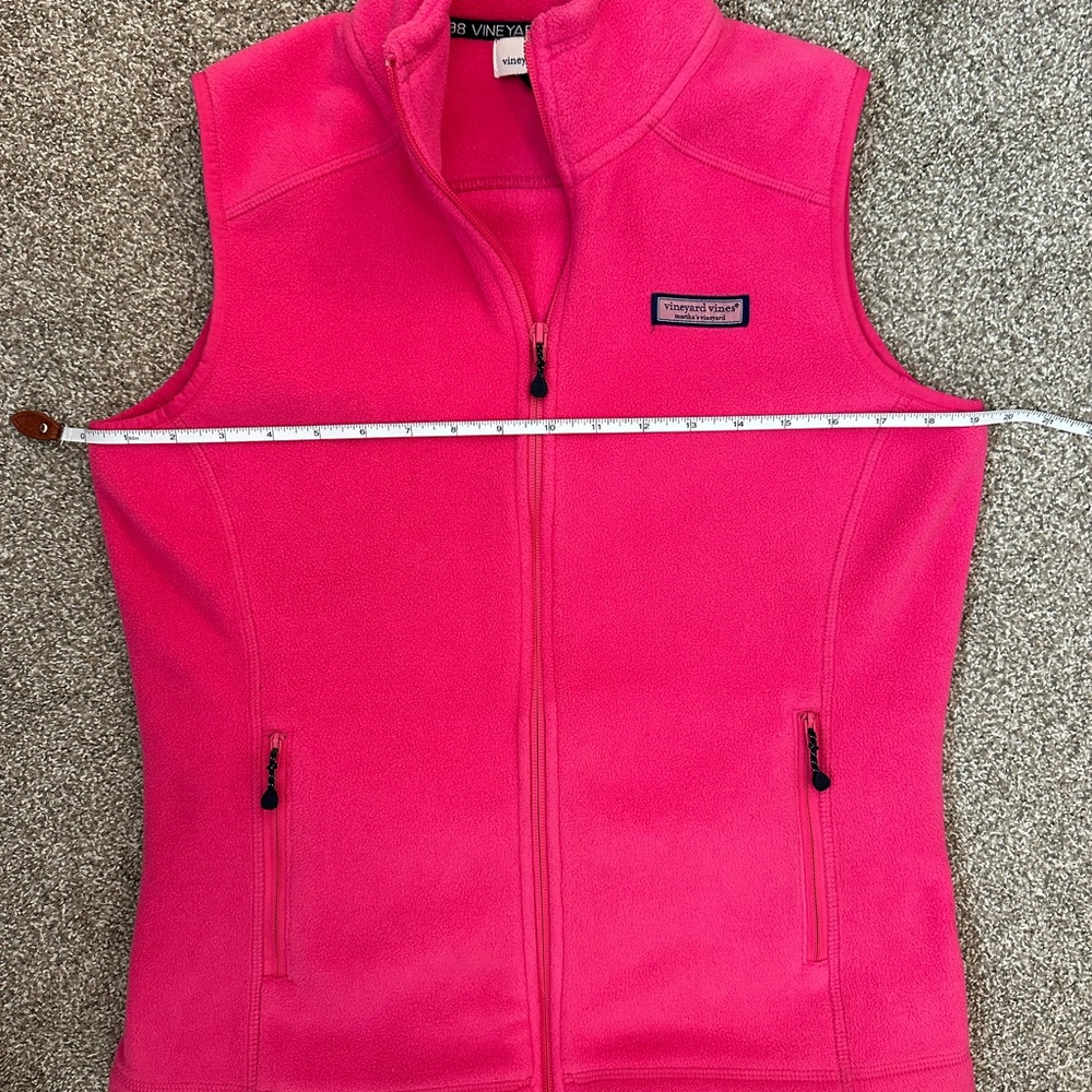 Vineyard Vines bright pink preppy flattering fleece zip-up vest women’s size S. - Picture 13 of 14